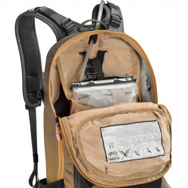 FR Enduro 16l Protector Backpack - Green/Olive Green