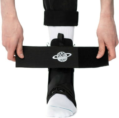 Ankle pads incl. Whip