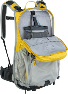 Stage 18l Backpack - Curry / Stone