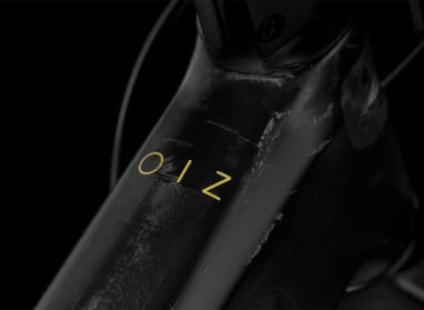 OIZ M LTD - Carbonio grezzo-Oro metallico (opaco)