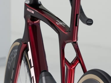 Madone SLR 8 AXS Gen 8 - Carbon Red Smoke