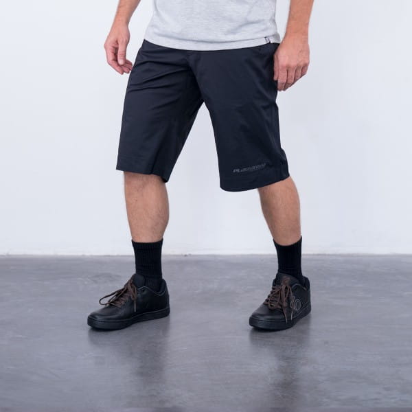 D1 Shorts - schwarz