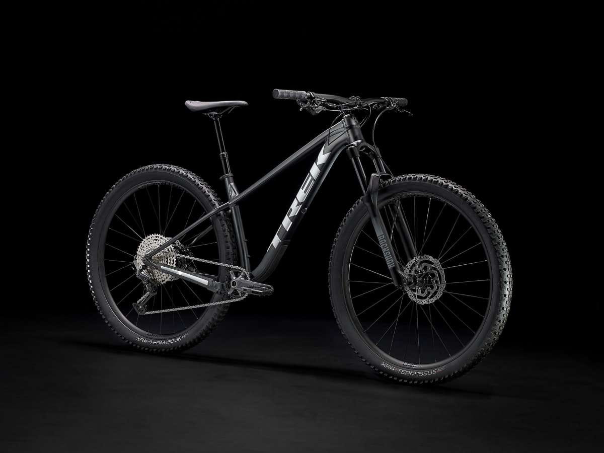 Matte black trek bike on sale